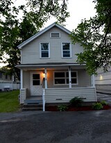 Building Photo - 4 Meadow St