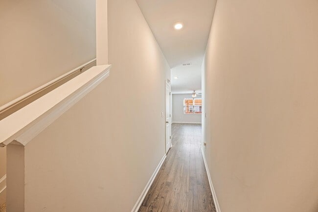 Building Photo - 5438 Thrasher Ln