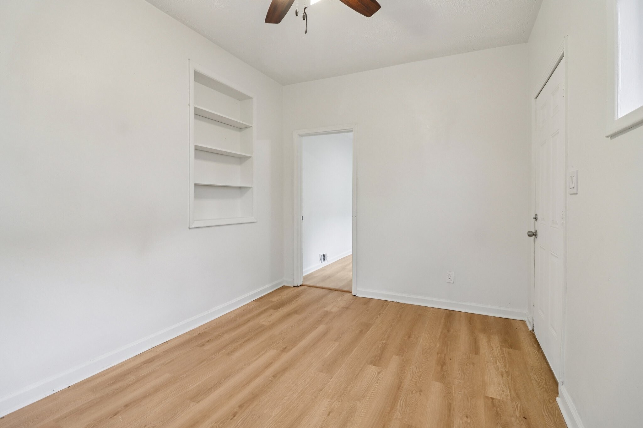 Building Photo - 3159 Bobolink Dr