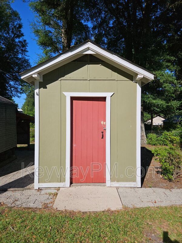 Building Photo - 13 Erskine Ln