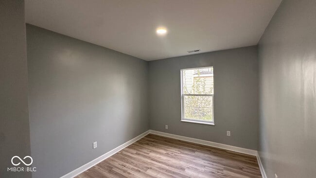 Building Photo - 1107 E Mulberry St