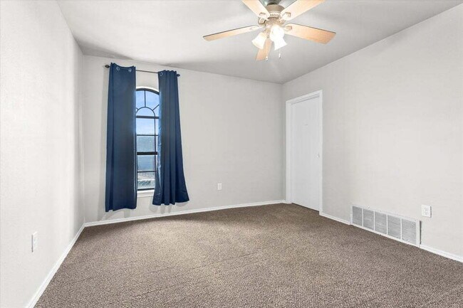 Building Photo - Extra spacious brick home in New Home, TX