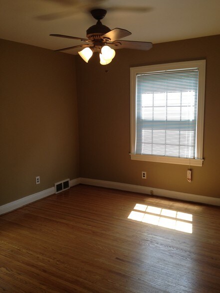 Building Photo - 2229 Tyler Ln