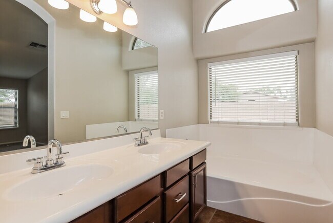 Building Photo - 16755 W Polk St