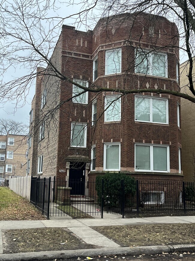 Building Photo - 7625 S Essex Ave