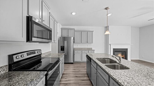 Building Photo - 7573 Knoll Hollow Rd