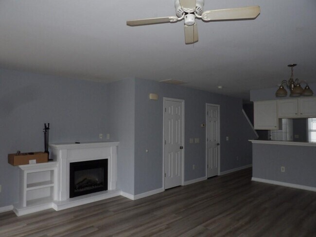 Building Photo - 4128 Horseshoe Rd N