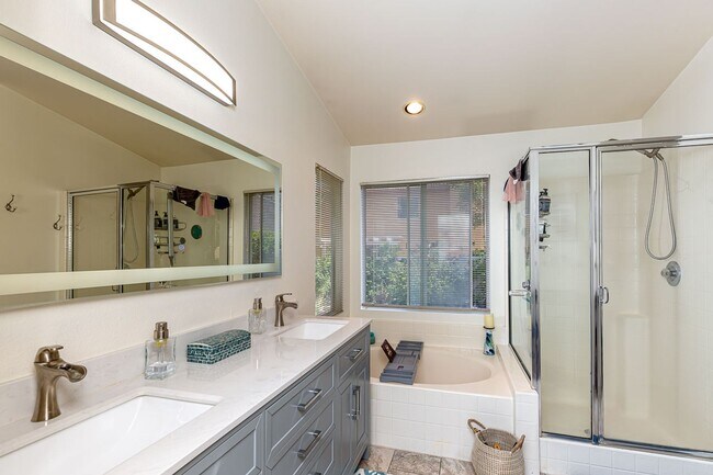 Building Photo - ***CHARMING CHULA VISTA 4/2 HOME, PET FRIE...