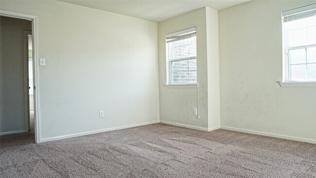 Building Photo - 10510 Pine Landing Dr