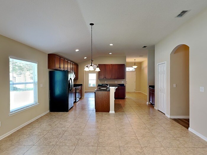 Building Photo - 252 Bridgeport Ln