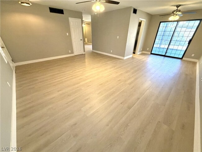 Building Photo - 6990 Paddington Way