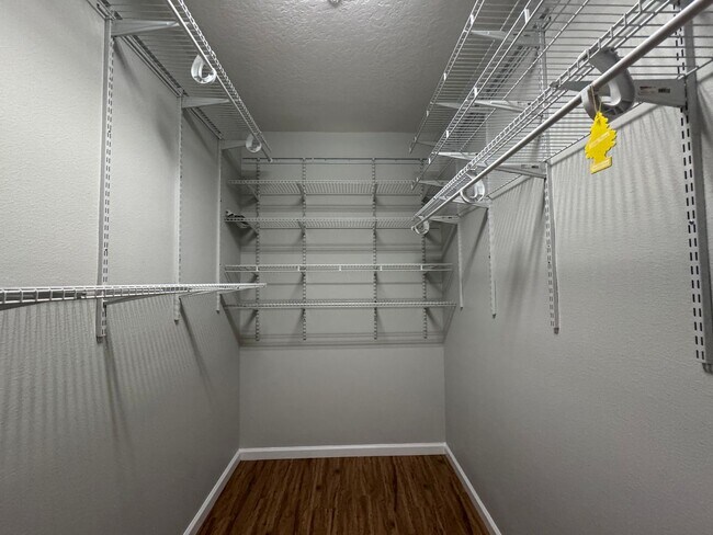 Building Photo - Bright and Inviting 3 bedroom, 2 Bath Condo in Desirable Baldwin Park