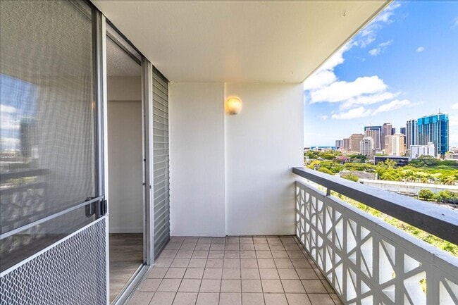 Building Photo - Newly renovated one bedroom condo with lov...