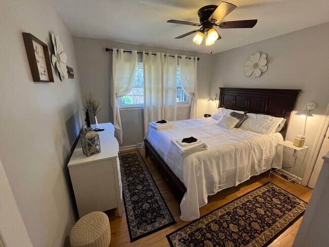 Building Photo - 2925 Center St