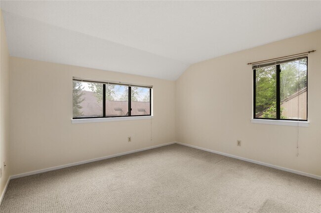 Building Photo - 388 Heritage Hills
