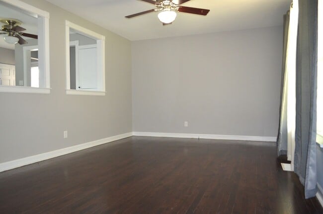 Building Photo - Price Drop! Updated 4 bed 3 bath in Fenton