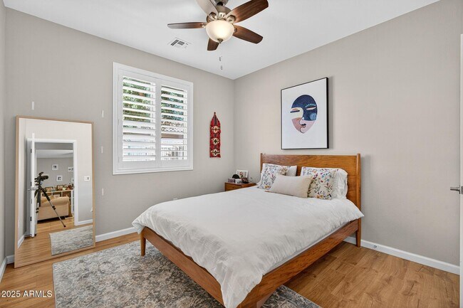 Building Photo - 8984 W Diana Ave