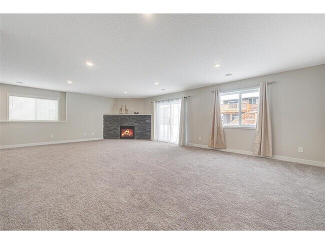 Building Photo - 1731 Riverside Dr