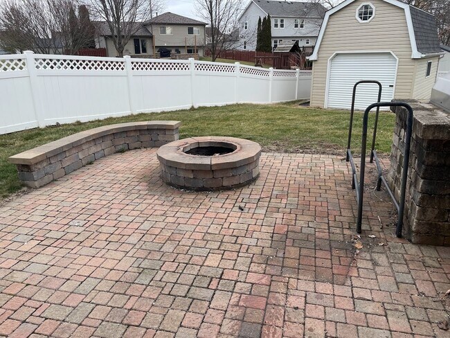 Building Photo - 706 Ferret Crossing