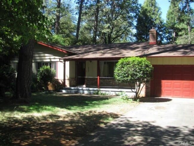 Primary Photo - Paradise 3 bed 2 bath home ATTACHED 2-CAR GARAGE