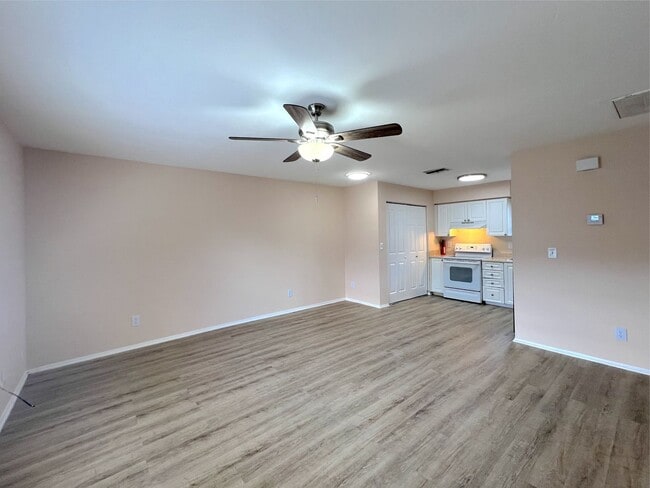Building Photo - Charming 2 Bedroom, 1 Bath Duplex in Fort ...
