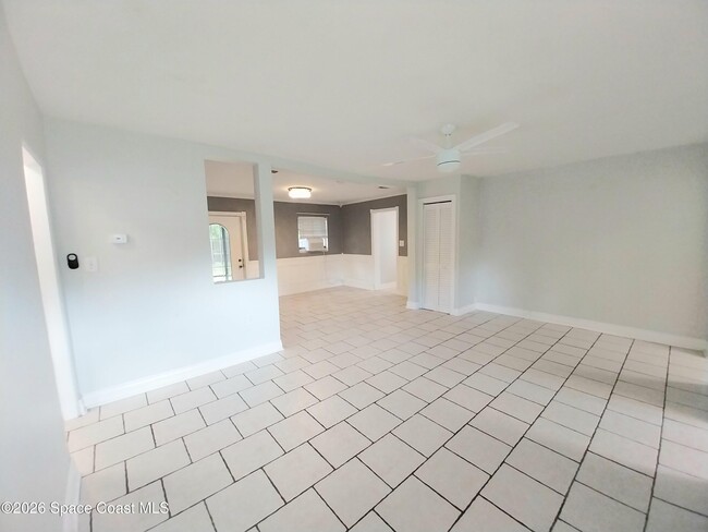 Building Photo - 1390 S Park Ave