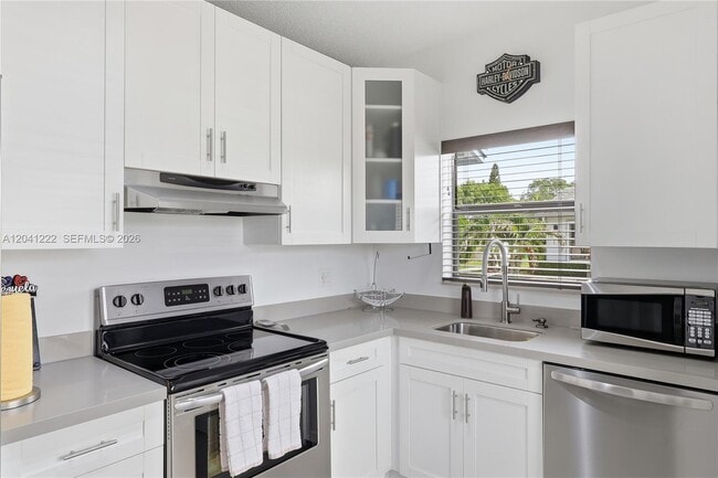 Building Photo - 6443 SW 152nd Cir Pl