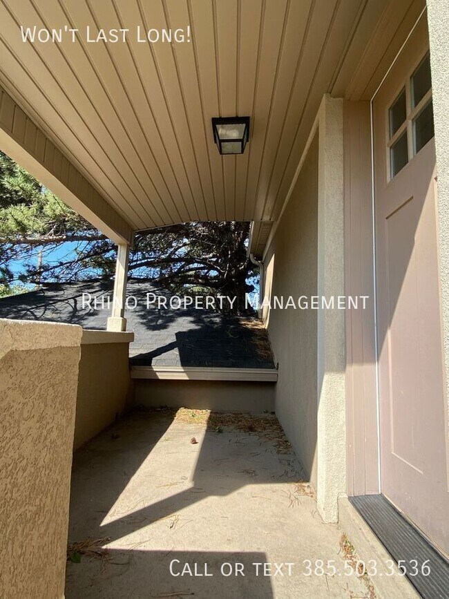 Building Photo - 2885 Van Buren Ave