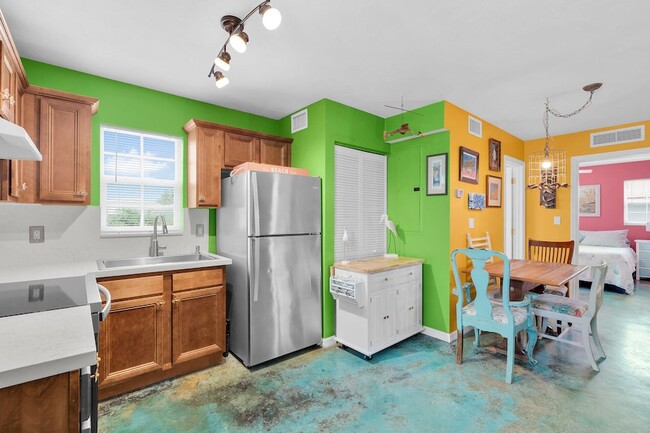 Building Photo - 21 Poinciana Dr