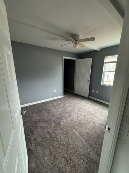 Building Photo - 201 Chandler Dr