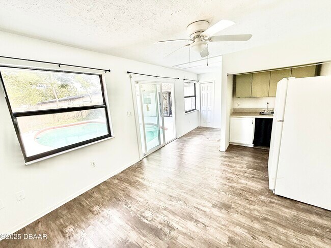 Building Photo - 929 Derbyshire Rd