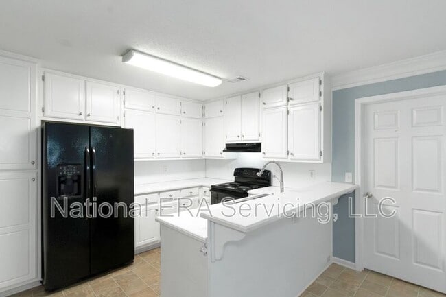 Building Photo - 30 Oaklake Ct