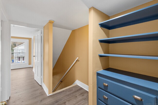 Building Photo - 1701 Farmington Ave