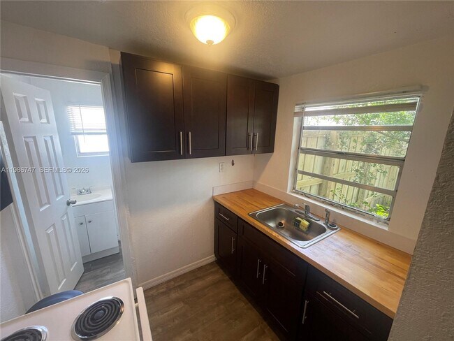 Building Photo - 5738 Garfield St