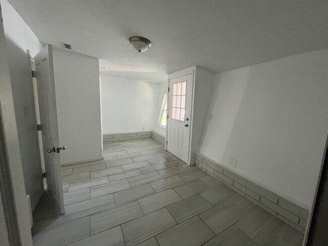 Building Photo - 43 Alamanda Dr