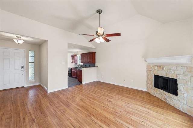 Building Photo - 10844 Middleglen Rd