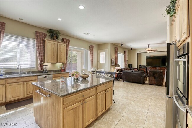 Building Photo - 7286 Mt Kearsarge St