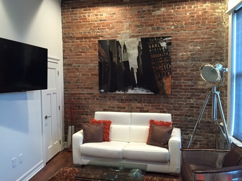 Building Photo - 2278 First St