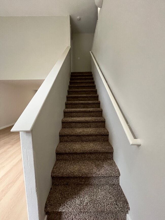 Building Photo - Spacious Four Bedroom Home with Bonus Room - Toledo St