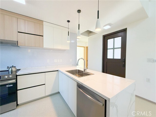 Building Photo - 1 Quiet Hills Cir