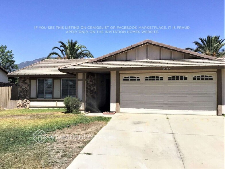 Primary Photo - 2358 W College Ave