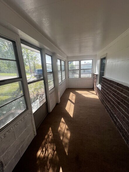 Building Photo - 1801 Woodson Dr