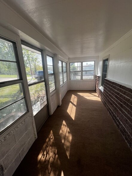 Building Photo - 1801 Woodson Dr SW