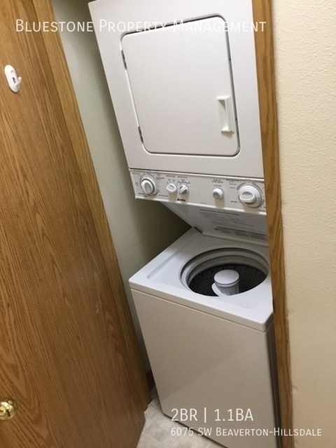 Building Photo - Two Bedroom w/ Washer & Dryer in unit