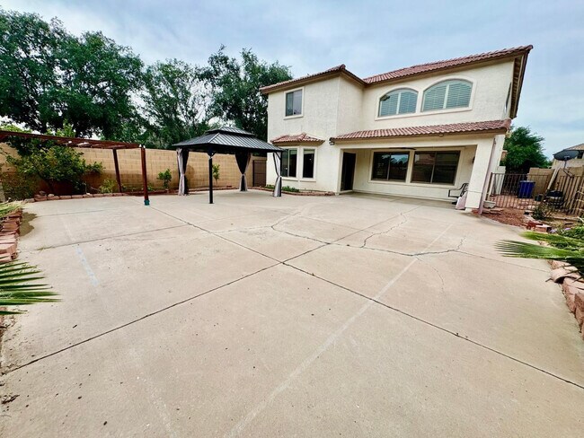 Building Photo - 10502 W Edgemont Dr