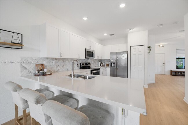 Building Photo - 147 SW 185th Way