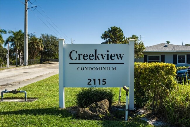 Building Photo - 2115 9th Ave W