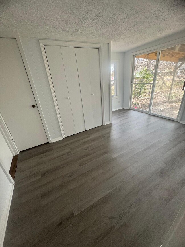 Building Photo - 2946 W Latoka St