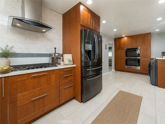 Building Photo - 8471 Vine Valley Dr