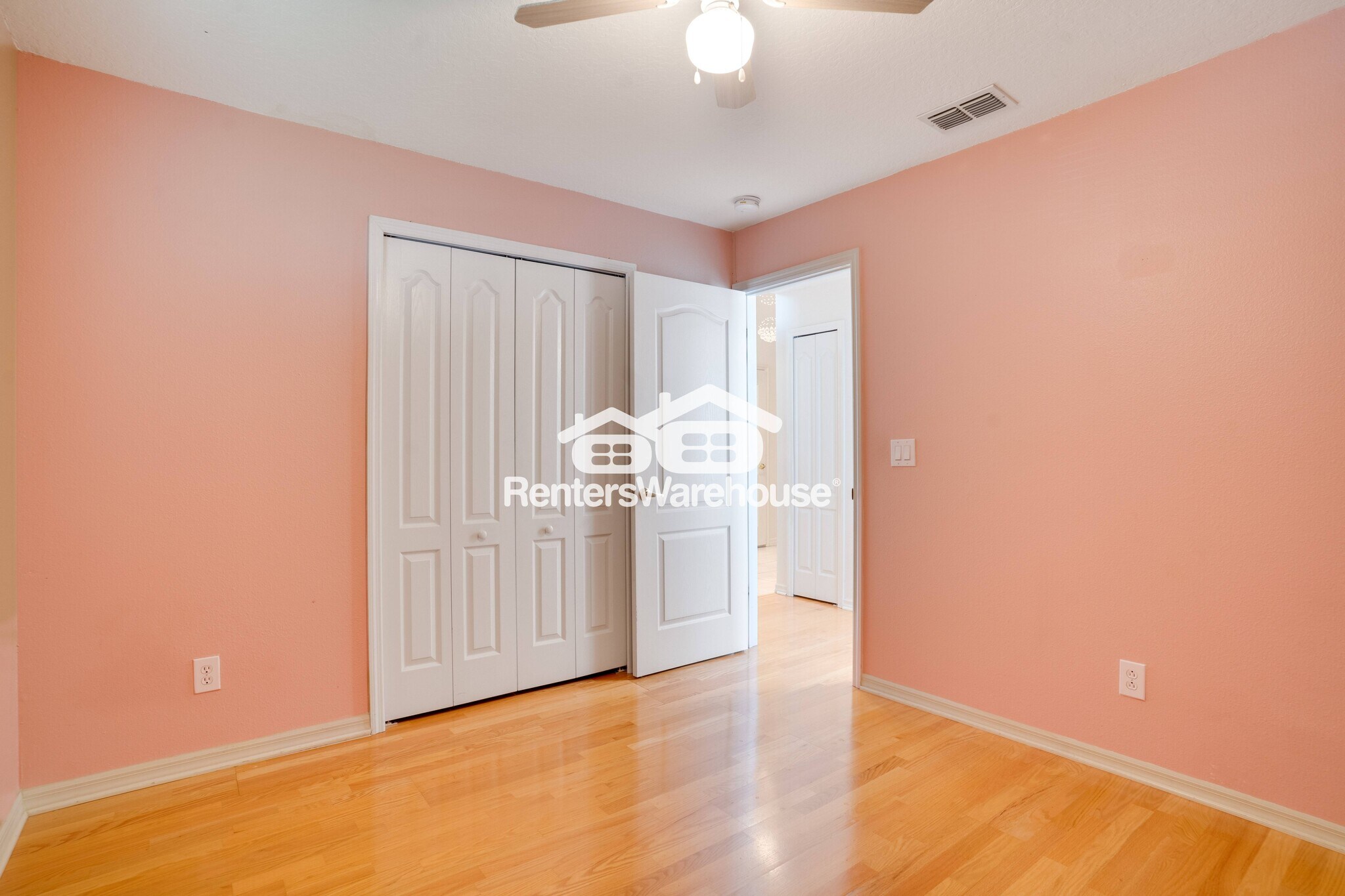 Building Photo - 14950 Hidden Oaks Cir